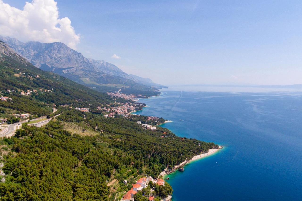Apartments With A Parking Space Brela, Makarska - 16603 Luaran gambar