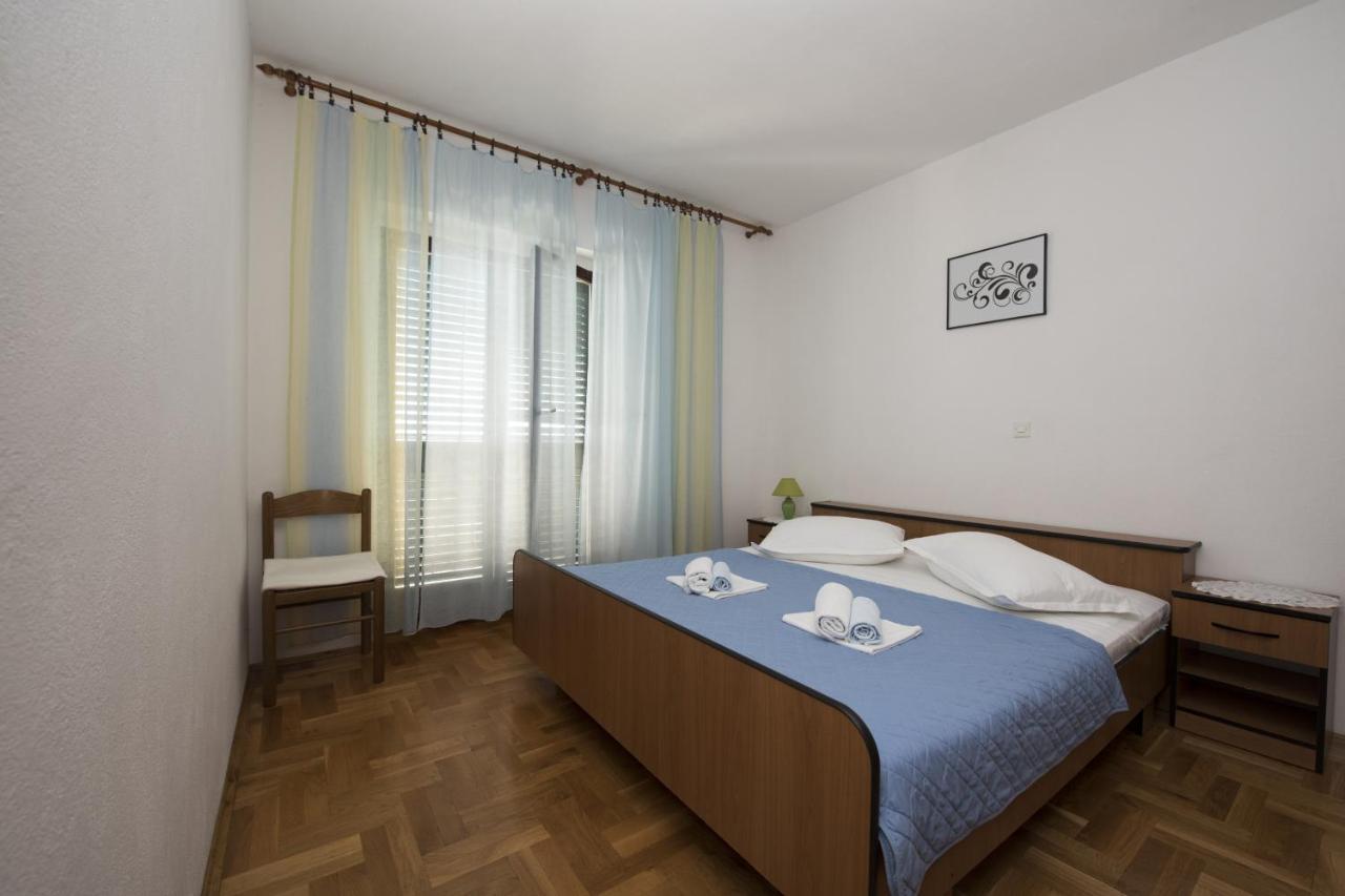 Apartments With A Parking Space Brela, Makarska - 16603 Luaran gambar