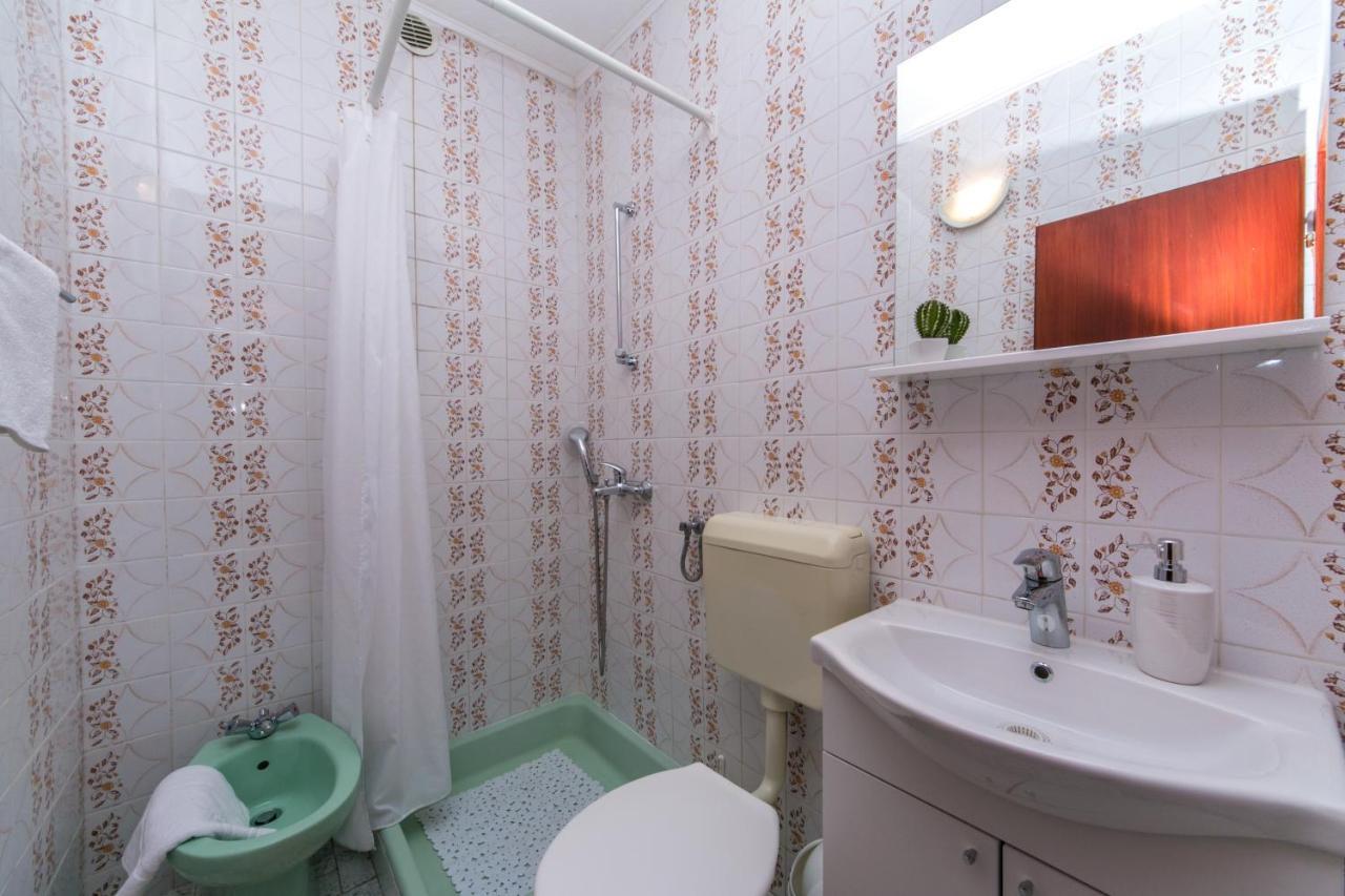 Apartments With A Parking Space Brela, Makarska - 16603 Luaran gambar