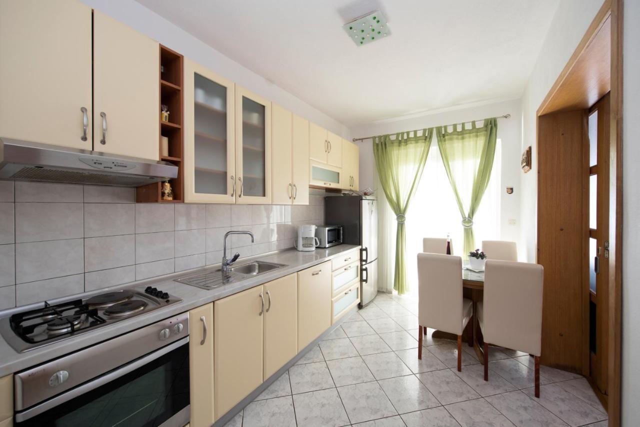 Apartments With A Parking Space Brela, Makarska - 16603 Luaran gambar