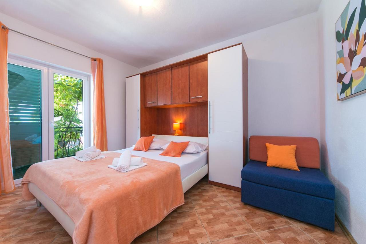 Apartments With A Parking Space Brela, Makarska - 16603 Luaran gambar